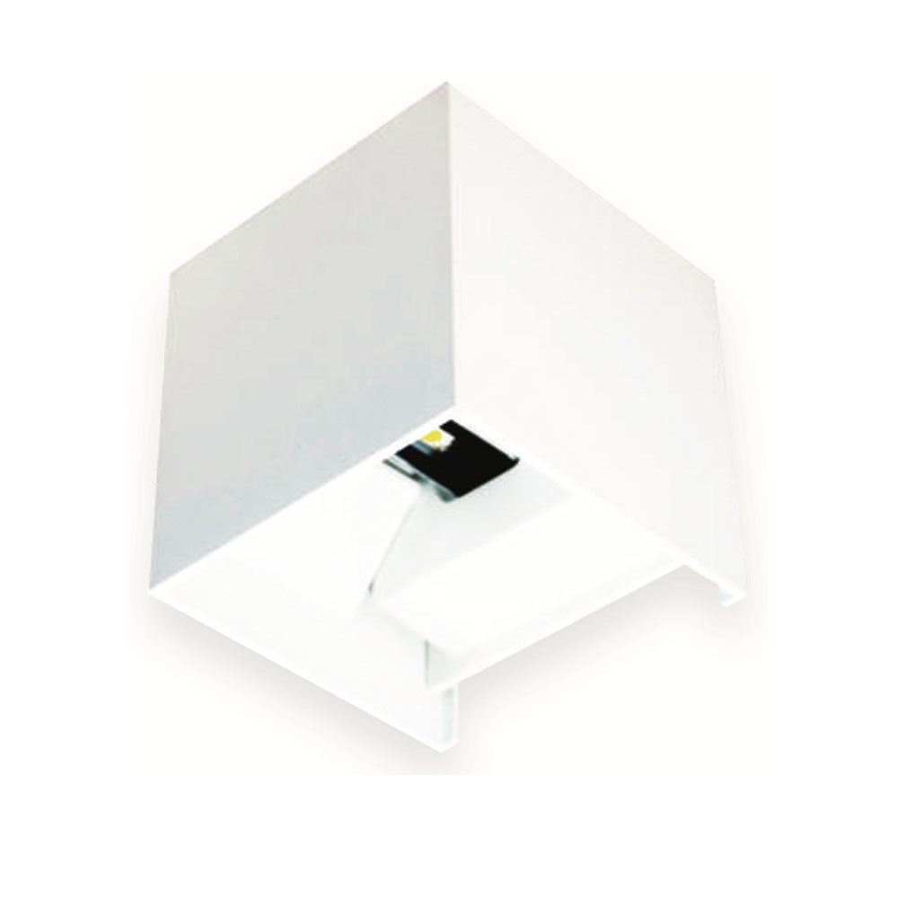 Luminario tipo cubo arbotante<br/> AQSEI-5-LED-E3